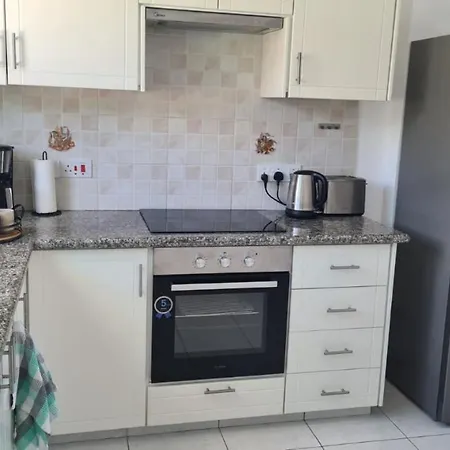 B2 Kiza Pegia Apartment *